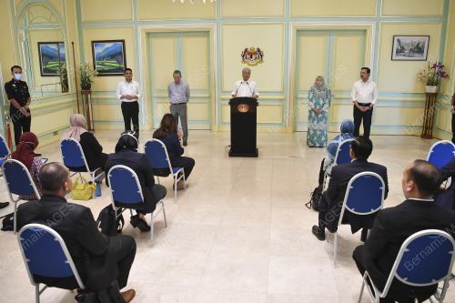 DATUK SERI ISMAIL SABRI YAAKOB