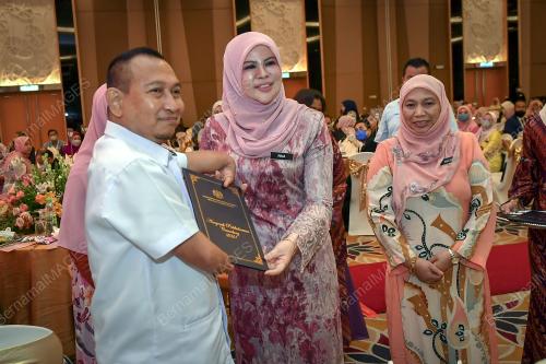DATUK SERI RINA MOHD HARUN