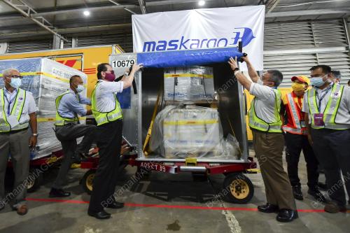 VAKSIN Pfizer-BioNTech TIBA DI MALAYSIA