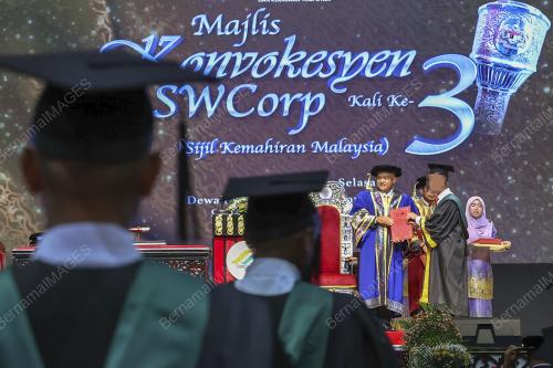 DATUK M NOOR AZMAN TAIB