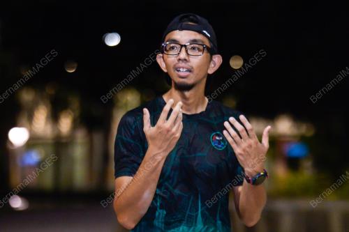 LUKISAN MALAM