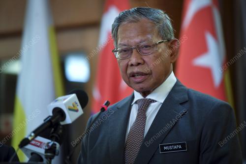 DATUK SERI MUSTAPA MOHAMED