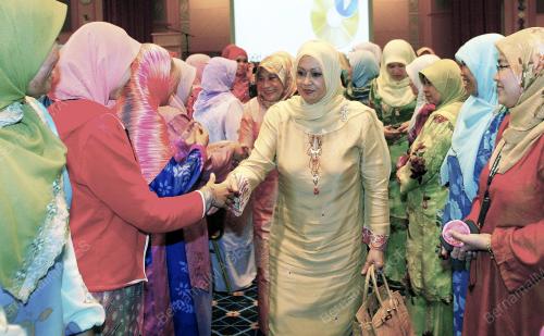PUAN SRI NOORAINEE ABDUL RAHMAN