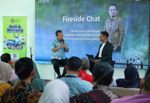 NIK NAZMI NIK AHMAD