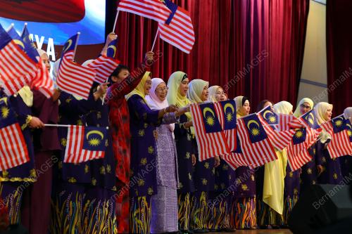 DATUK SERI DR WAN AZIZAH WAN ISMAIL