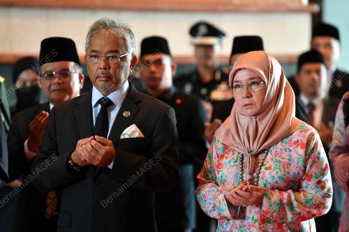 AL-SULTAN ABDULLAH RIÃ•AYATUDDIN AL-MUSTAFA BILLAH SHAH