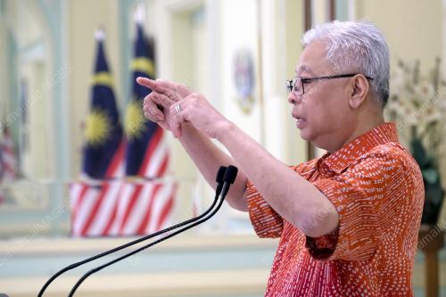 DATUK SERI ISMAIL SABRI YAAKOB