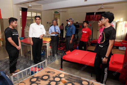 DR MOHD RADZI MD JIDIN