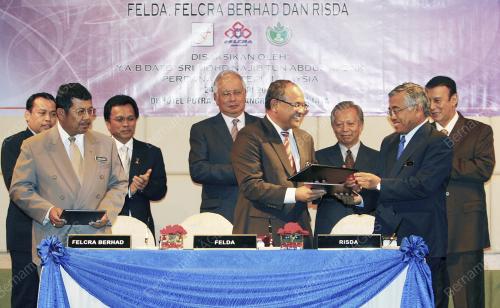 MOHD NAJIB TUN ABDUL RAZAK