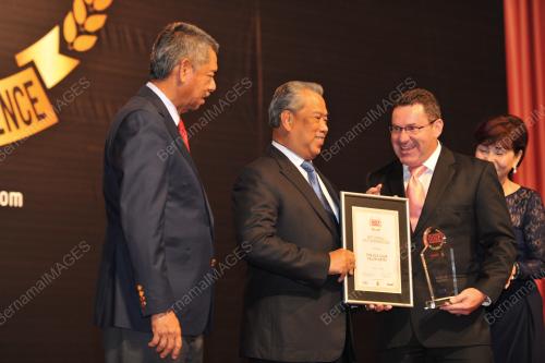 PTJ09_24042015_GOLF