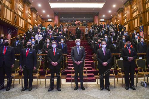 DATUK SERI ISMAIL SABRI YAAKOB