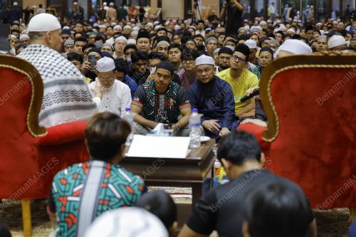 DATUK DR MOHD NA'IM MOKHTAR
