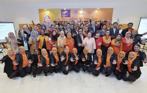 PTJ09_25112015_WANITA