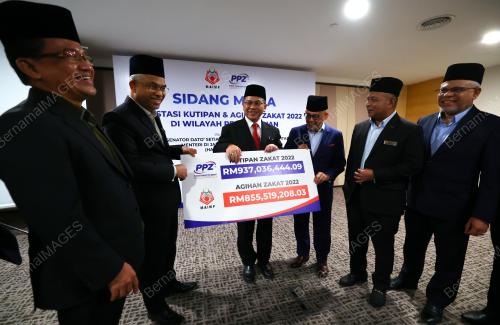 DATUK DR MOHD NA'IM MOKHTAR