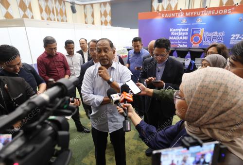 DATUK SERI DR ZAMBRY ABD KADIR