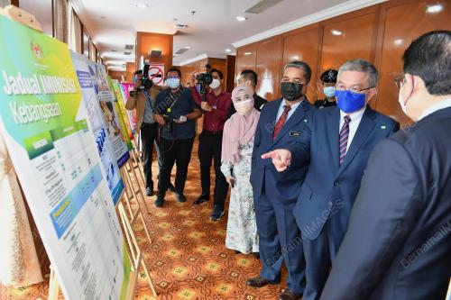 DATUK SERI DR ADHAM BABA