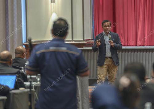 ANUAR FARIZ FADZIL