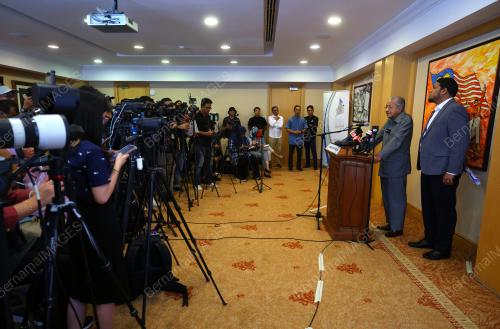 TUN DR MAHATHIR MOHAMAD
