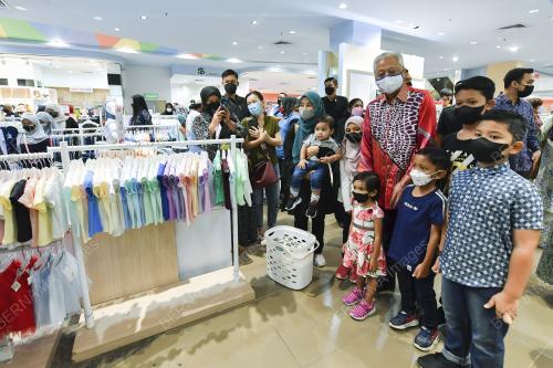 DATUK SERI ISMAIL SABRI YAAKOB