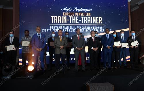 DATUK SERI M SARAVANAN