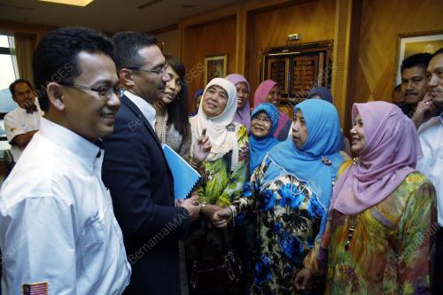HISHAMUDDIN TUN HUSSEIN