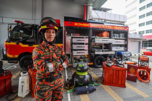 TEMURAMAH ANGGOTA STORM WANITA
