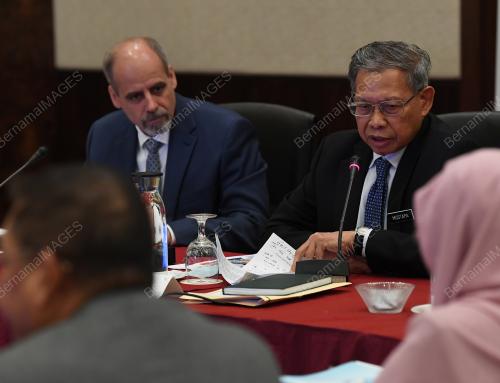 DATUK SERI MUSTAPA MOHAMED