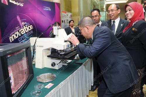 DATUK SERI MAXIMUS JOHNITY ONGKILI