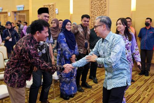 FAHMI FADZIL