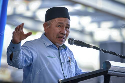 DATUK SERI TUAN IBRAHIM TUAN MAN