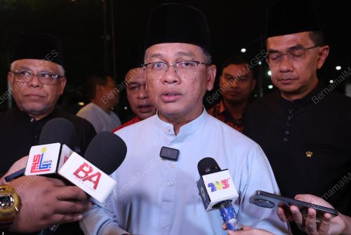 DATUK DR MOHD NA'IM MOKHTAR
