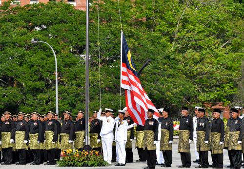 HARI PAHLAWAN