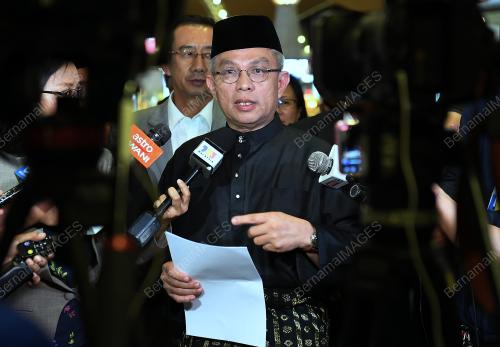 DATUK SERI DR ADHAM BABA