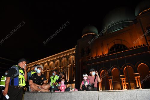 TINJAUAN MALAM TAHUN BARU