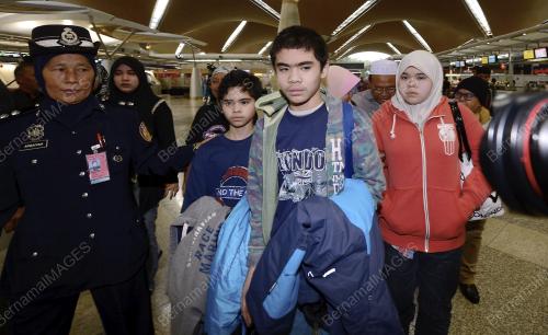 ANAK-ANAK PASANGAN AZIZUL DAN SHALWATI
