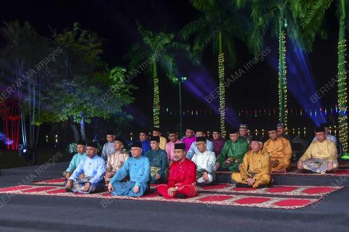 DATUK SERI ISMAIL SABRI YAAKOB