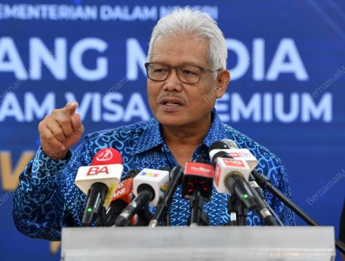 DATUK SERI HAMZAH ZAINUDDIN