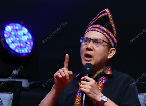 PROF MADYA DATUK DR RAMZAH DAMBUL