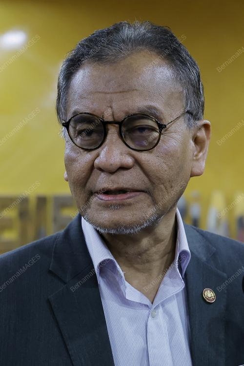 DATUK SERI DR DZULKEFLY AHMAD