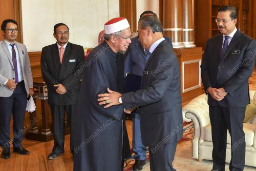 TAN SRI MUHYIDDIN YASSIN
