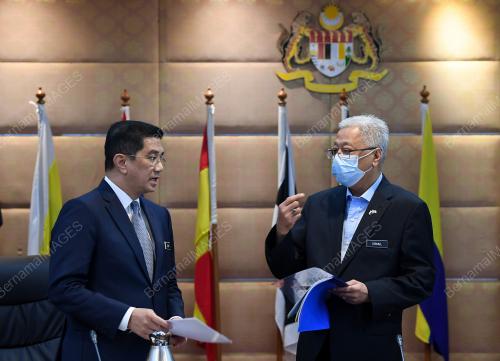 DATUK SERI MOHAMED AZMIN ALI