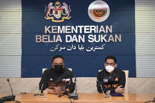 DATUK SERI FAIZAL AZUMU