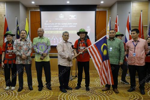 DATUK AARON AGO DAGANG