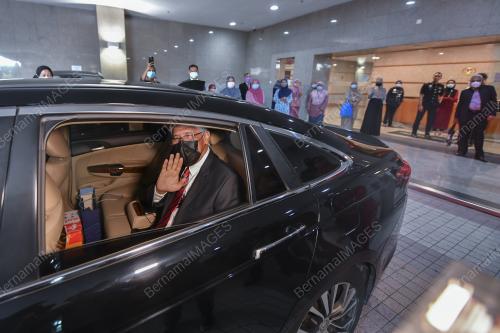 TAN SRI ABU KASSIM MOHAMED