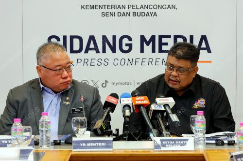 DATUK SERI TIONG KING SING
