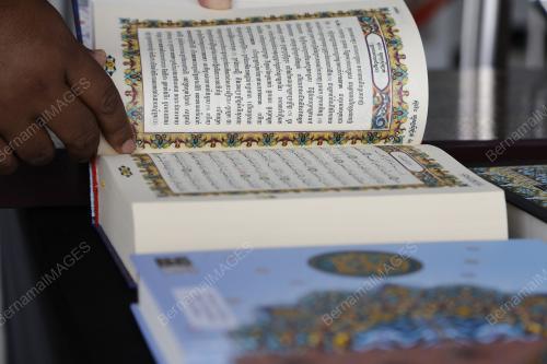 AL-QURAN TERJEMAHAN BAHASA KHMER