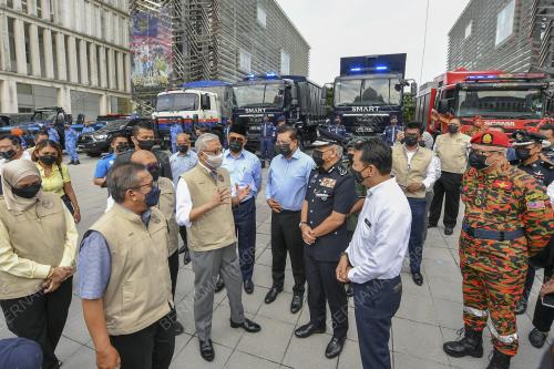 DATUK SERI ISMAIL SABRI YAAKOB
