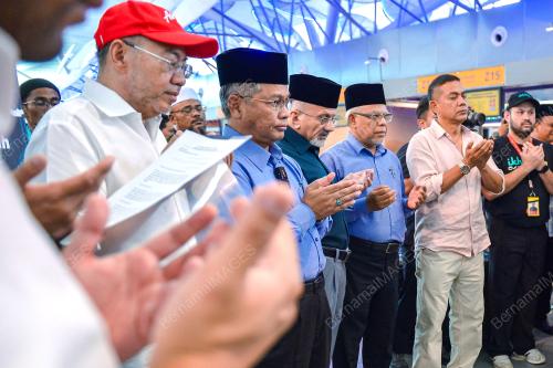 DATUK DR MOHD NAIM MOKHTAR