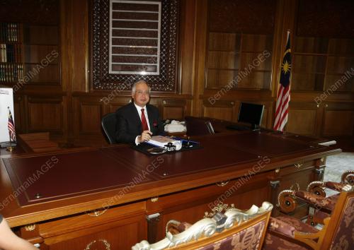 MOHD NAJIB TUN ABDUL RAZAK