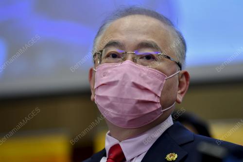 DATUK SERI DR WEE KA SIONG